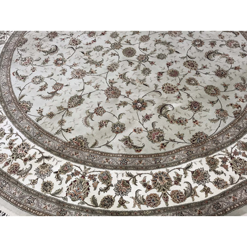 Oriental Area Rug in Taupe/Ivory