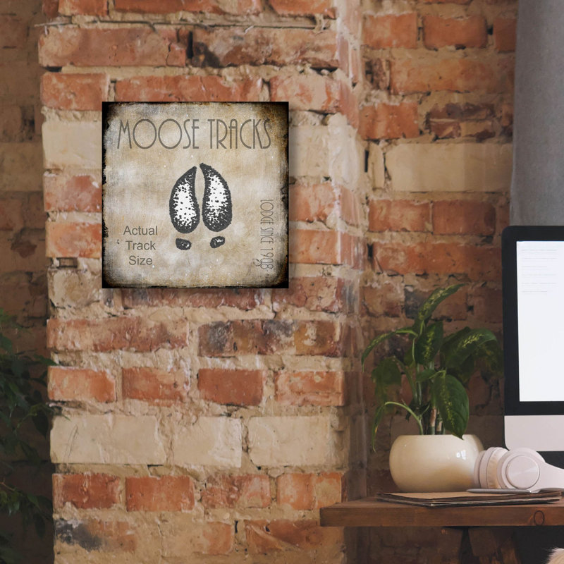 Trinx® «Moose Lodge 2 Moose Tracks 2» par Lightbox Journal, H 12 po x l 12 po x P 0,75 po
