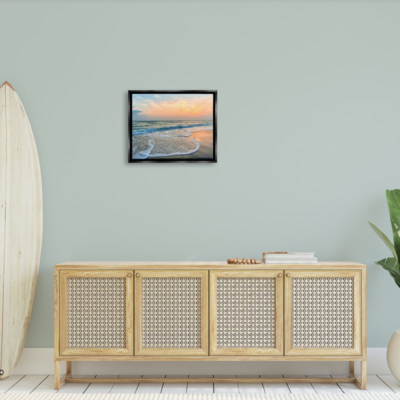 «Vast Panoramic Beach Layered Waves» par Mary Lou, photographie sur toile à cadre flottant, H 17 po x l 21 po x P 1,7 po