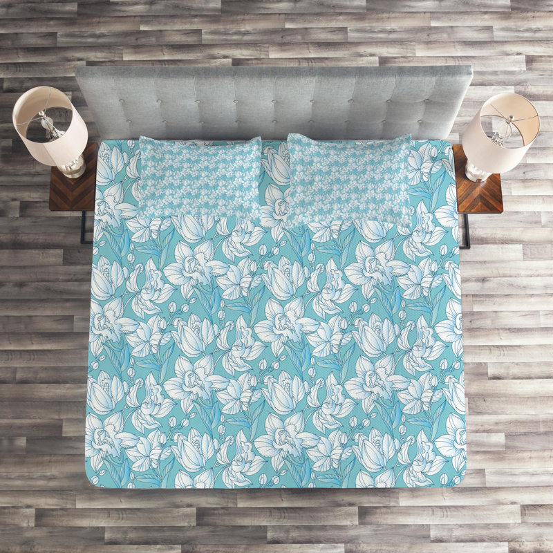Farmhouse / Country Floral Coverlet, King Bedspread + 2 Shams, Blue