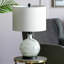 Lampe de table moderne au design minimaliste