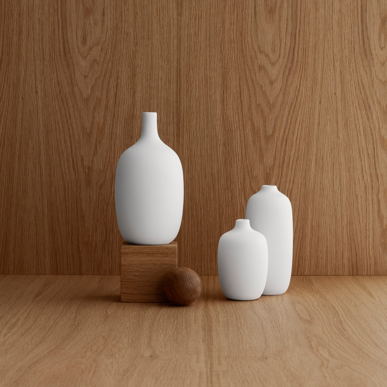 Ceola Ceramic Table Vase, White