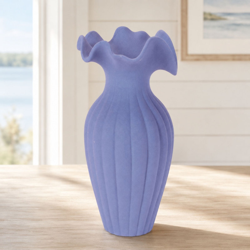 Vase festonné en grès nervuré 9 "H, 9.15"
