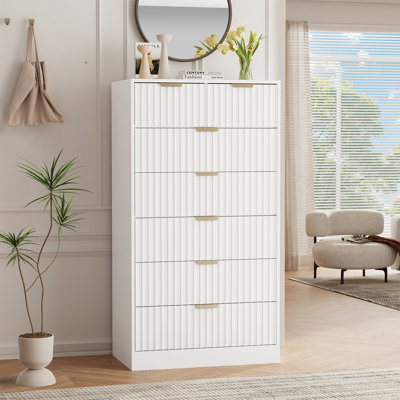Commode 7 tiroirs de 51 po de hauteur, commodes modernes en bois et commodes avec poignées dorées, commode verticale, commodes décoratives verticales pour le salon, vestibule, blanc