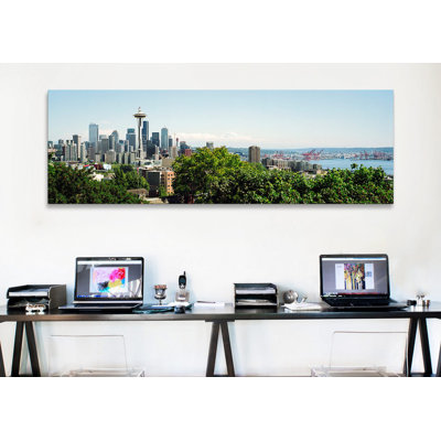 «Skyscrapers in a City Space Needle», Seattle, Washington State, USA par Panoramic Images - Reproduction giclée sur toile panoramique