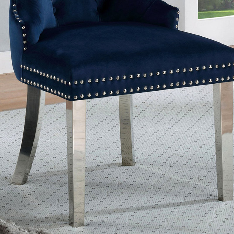 Fauteuils à oreilles 2 en tissu bleu, dossier à boutons, pieds et nouvelle garniture 2 en bleu