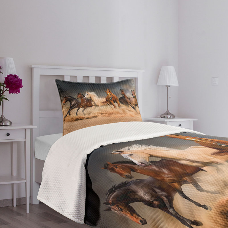 Twin Brown Horse-Themed Quilted Bedspread Set