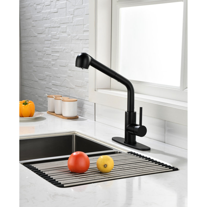 Robinet de cuisine noir mat avec bec rétractable à poignée simple 360 °. Corrosion et traitement antirouille pour la fonction. Contrôlez facilement la température de l'eau à l'aide d'une poignée. Acier inoxydable