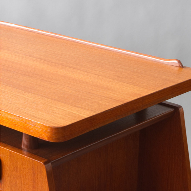 Bureau American Creative, H 29,53 po x l 70,87 po x P 31,5 po