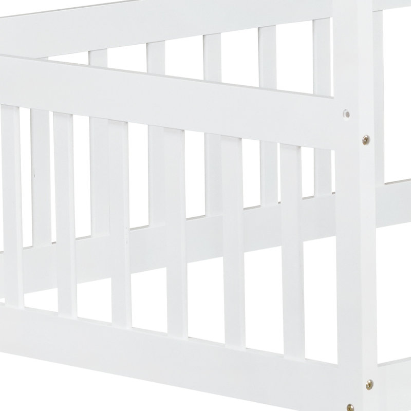 Lit simple à baldaquin avec garde-corps et clôture, conception élégante et imaginative pour les chambres d'enfants