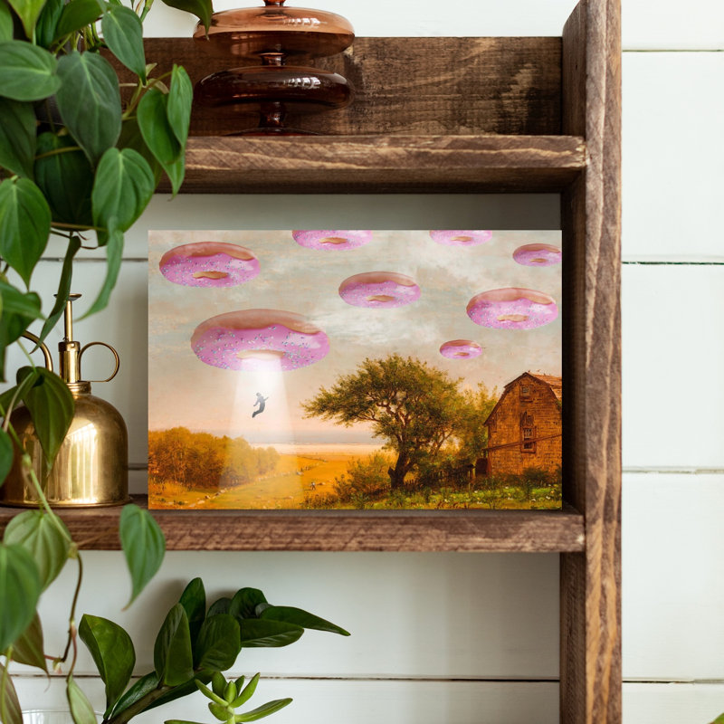 «Donut Invasion», art mural rétro surréel, paysage naturel, H 12 po x l 18 po