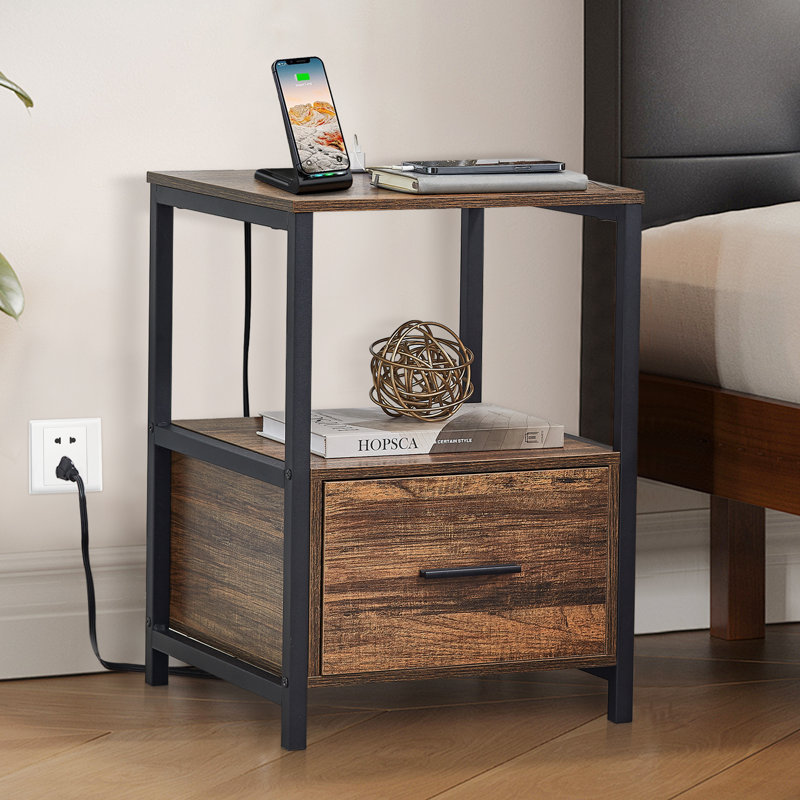 Table de chevet 1 tiroir Belisle H 22 po avec prises intégrées, Brun