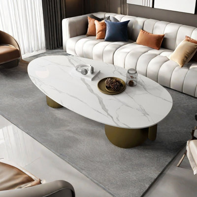 Table basse simple et irrégulière