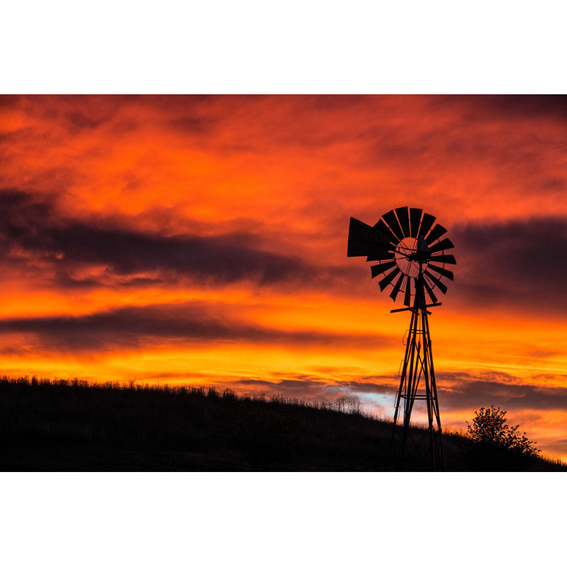 «Cobblestone Windmill at Sunset» par Dawnkey - photographie sur toile tendue, H 8 po x l 12 po