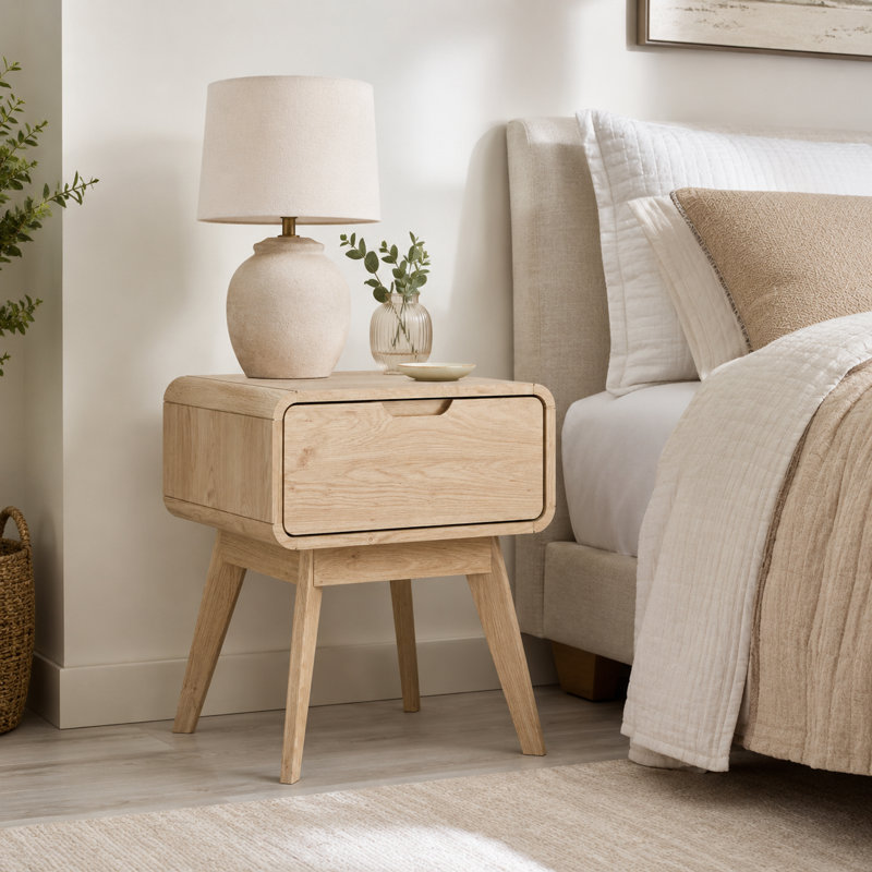 Table de chevet moderne en chêne naturel de 17,7 po de largeur avec table ronde et pieds évasés