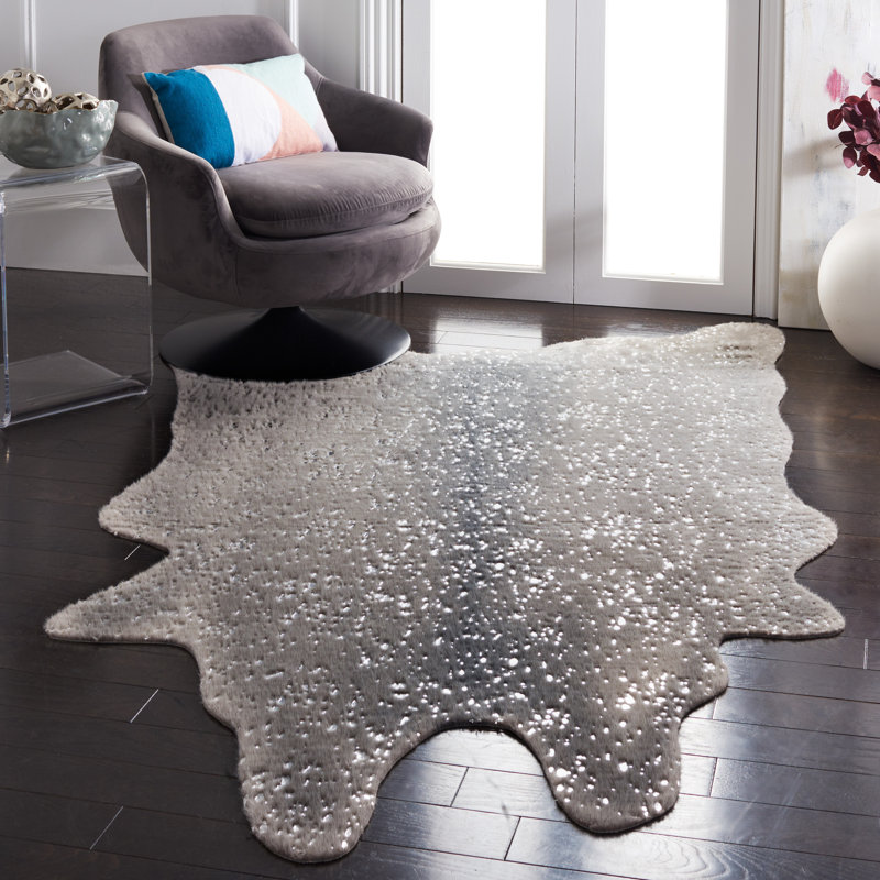 Tapis acrylique / polyester tissé à la machine en gris foncé / argent Arbelaez, Nouveauté 5 pi x 6 pi 5 po