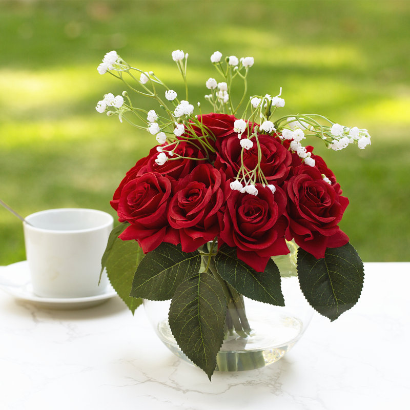 Mélange de fleurs dans un vase, Rouge