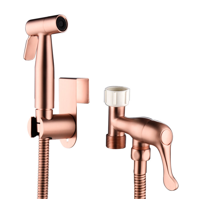 Handheld Toilet Bidet In Rose Gold Metal, Ensures Efficient Hygiene With Variable Spray And Rust Protection - Provides Hygienic Cleaning Adjustable Function