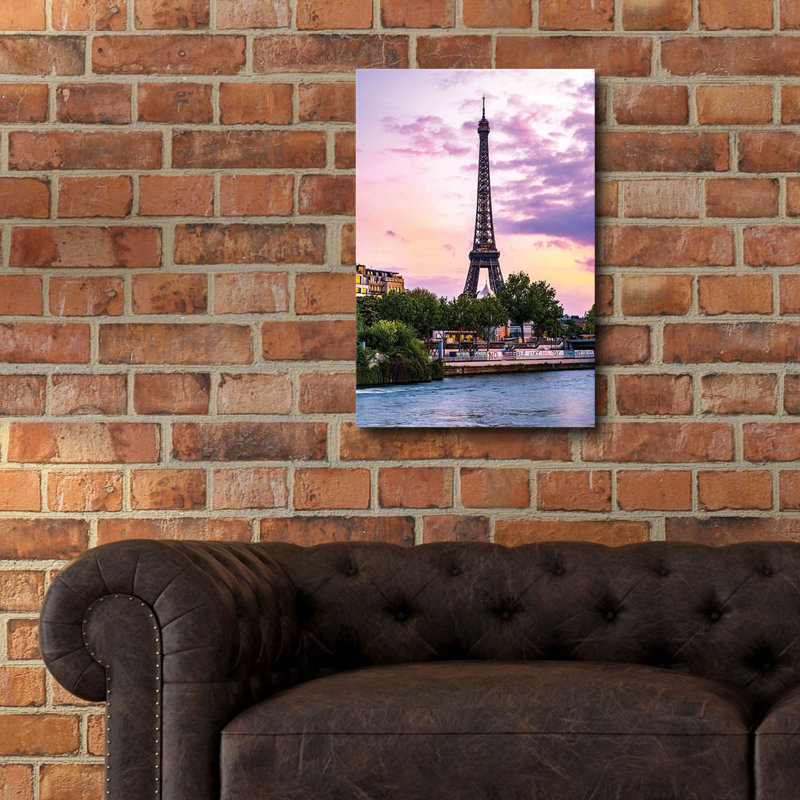 «Paris - Eiffel Tower Sunset» par Epic Portfolio, art mural en verre acrylique, H 24 po x l 16 po x P 0,2 po