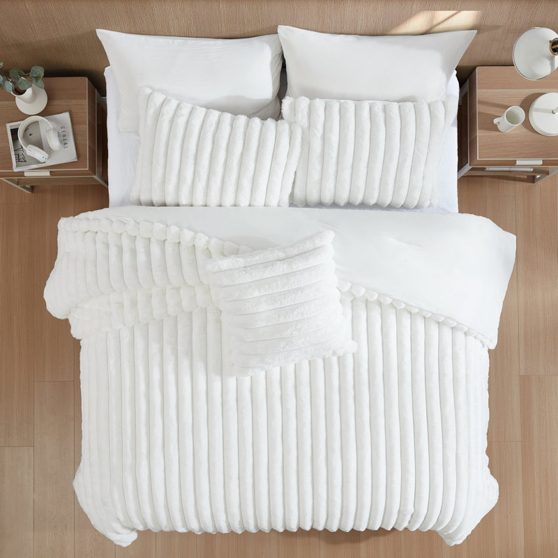 Everett Bedding, Full Comforter + 2 Full Pillowcases, White