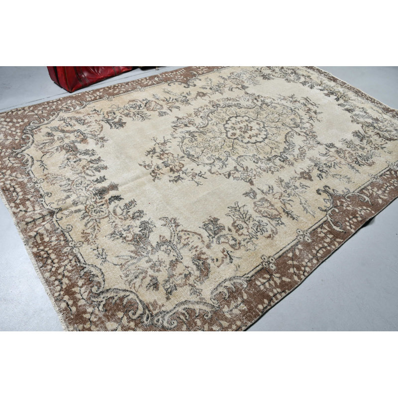 Grand tapis Oushak turc vintage fait à la main en beige antique pour un décor de salon élégant
