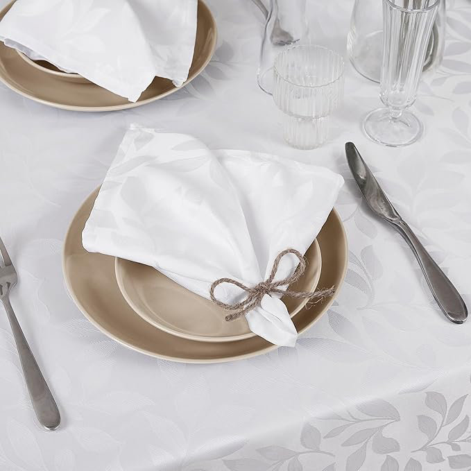 Nappe rectangulaire en velours avec serviettes décoratives assorties incluses., L 60 po x L 104 po