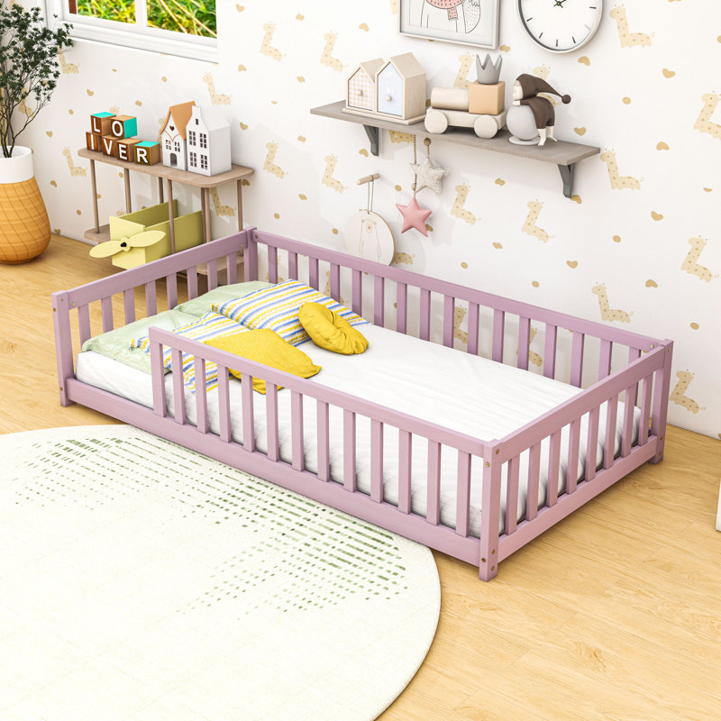 Lit simple en bois avec clôture, Rose