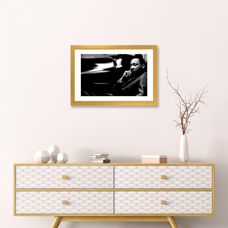 " Martin Luther King ", Gold Paper, 16" H x 24" W x 1" D