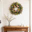 Couronne de Pâques de campagne de 24 pouces pour la porte d'entrée, couronnes de printemps pastel artificielles avec œufs de Pâques, lavande et fleurs sauvages, couronne fabriquée à la main pour les décorations d'intérieur et d'extérieur de fenêtre de manteau d'entrée