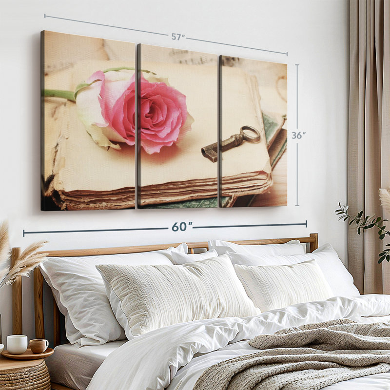 «Vintage Book Rose» sur, H 36 po x l 57 po x P 1,25 po