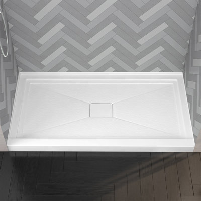 Base de douche en acrylique l 60 po x P 32 po avec seuil simple pour installation en alcôve avec drain central