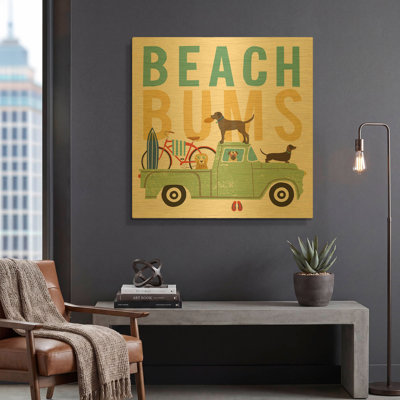 «Beach Bums Truck I carré» par Michael Mullan, art mural en métal doré, 36 po x 36 po