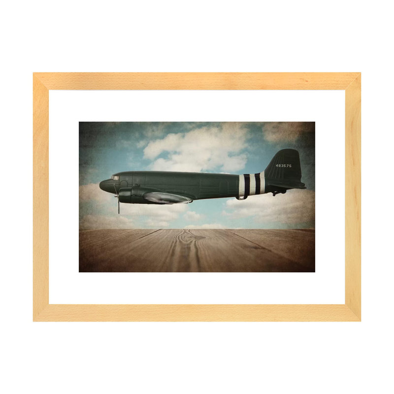 Douglas DC-3 par Saint and Sailor Studios - reproduction de photo, Papier avec cadre beige, Blanc, H 16 po x l 24 po x P 1 po