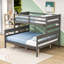 Lit simple superposé au-dessus de grand lit en bois avec garde-corps et échelle, convertible en 2 lits-401810648