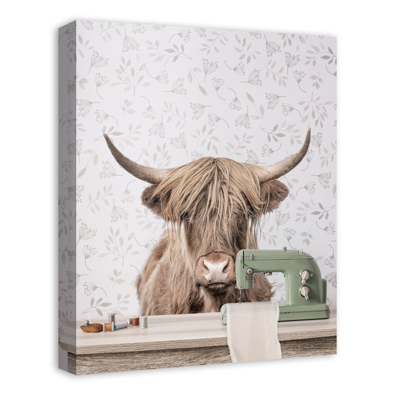Vache au bureau, impression sur toile, H 20 po x l 16 po