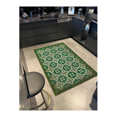 Tapis lavable vert à motif floral traditionnel