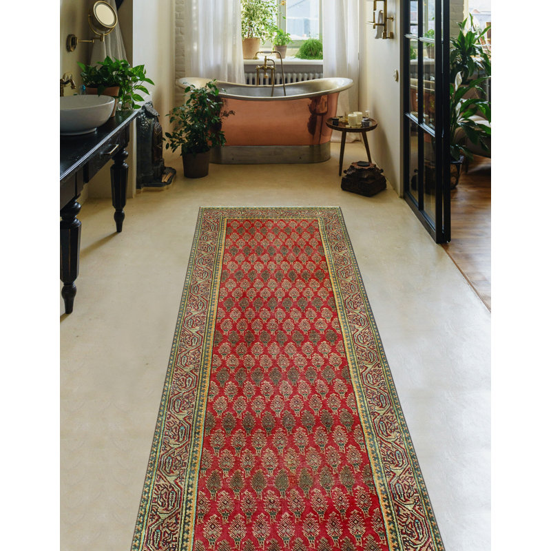 Khylar Distressed Balym Red Runner