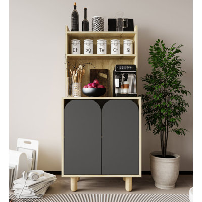 Armoire polyvalente de 61 po de hauteur avec tablettes et pieds en bois