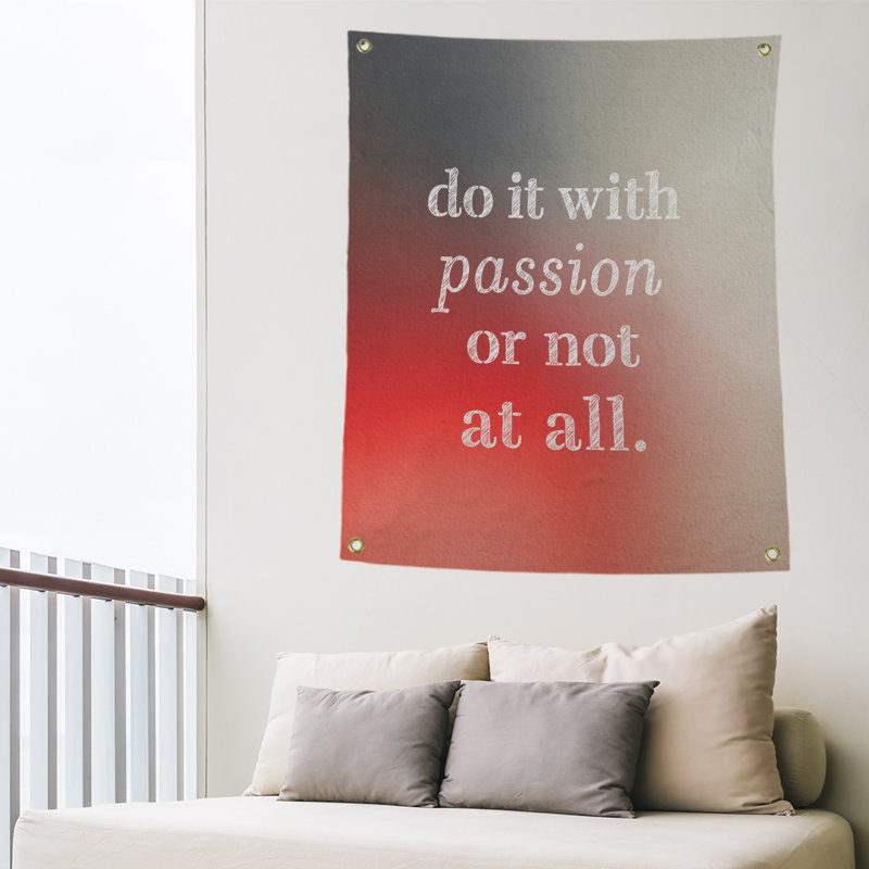 Tapisserie en polyester pour citation de passion, H 36 po x l 26 po, Gris et rouge