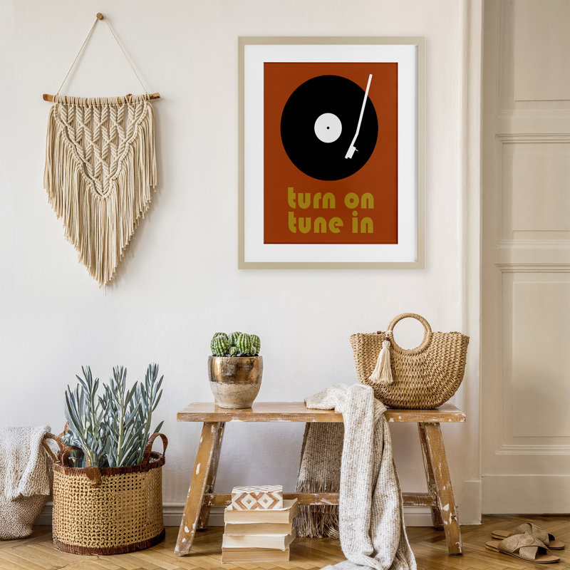 Turn On Tune, impression sous verre encadrée, design par Tom Quartermaine, Récolte de pin sous cadre en verre