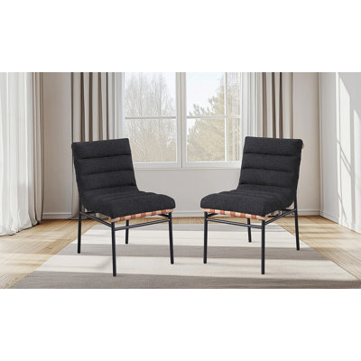 Ensemble de 4 chaises de salle à manger en tissu avec pieds en fer Liana, siège élégant et peu encombrant pour les maisons modernes Liana.