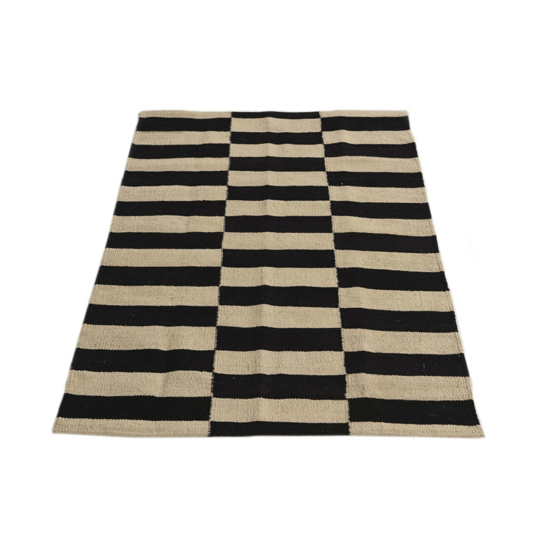 Tapis noir et blanc 3x4 Petrella