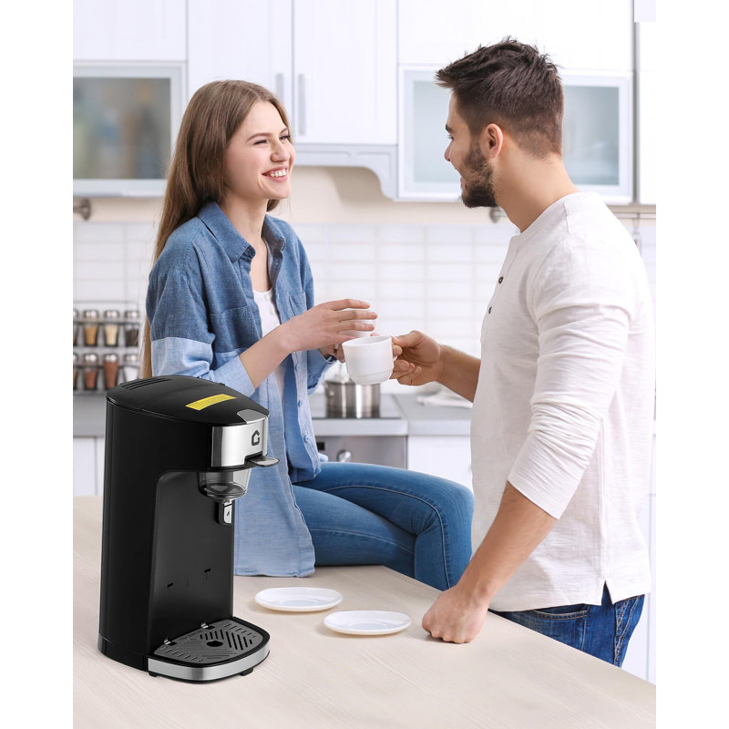 Cafetière à portion unique, petite machine à café à tasse unique avec réservoir d'eau de 18,6 oz pour gélules, café moulu et thé, cafetière portative pour camping-car à domicile, camping-car, arrêt automatique, plateau réglable