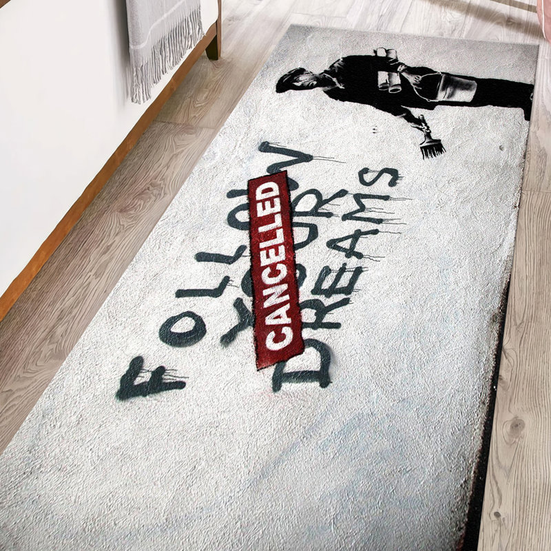 Le grand tapis à imprimé floral doux ajoute une touche luxuriante à votre salon ou chambre à coucher avec son design délicat et sa texture douce
