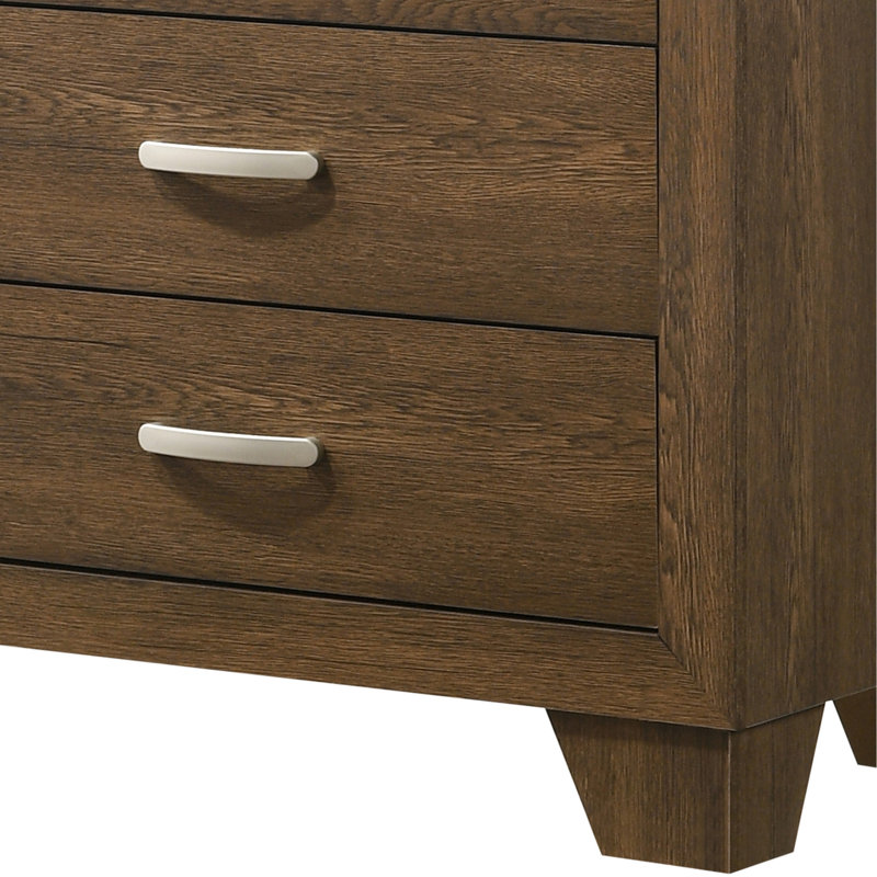 Commode à finition chêne Miquell avec design contemporain et rangement spacieux