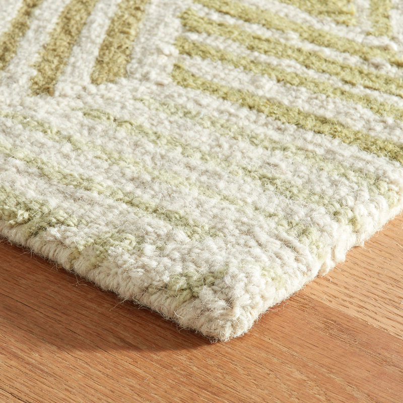 Karari Hand Hooked Wool Rug, Rectangle 5' x 8', Moss/Beige