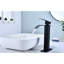 Robinet de lavabo à poignée simple avec bec cascade en noir mat, composé d'acier inoxydable pour un robinet de salle de bain noir, caractéristique, produit