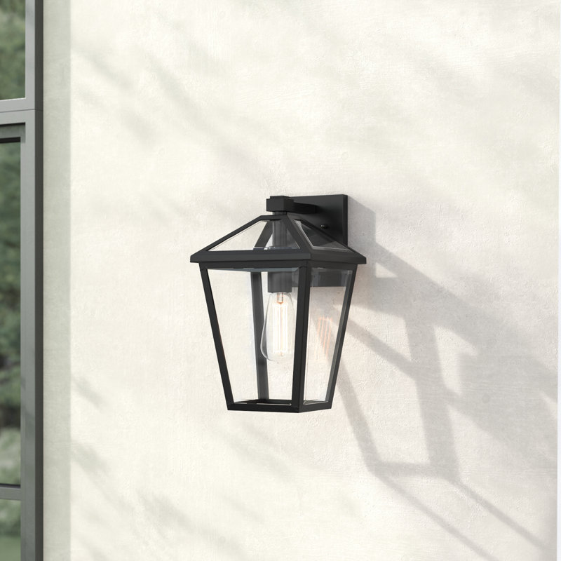 Lanterne murale d'extérieur Swerve, Noir, Biseauté, H 13,25 po x l 8,25 po x p 9 po