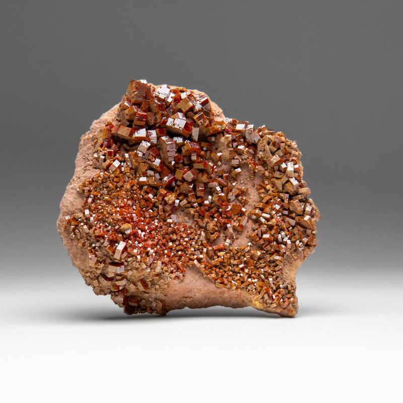Grappe de cristal de vanadinite sur une matrice marocaine (2 lb)