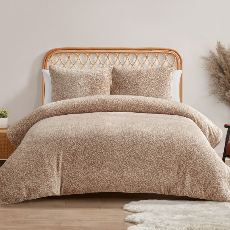Jessica Simpson Leopard Printed Plush Comforter Sets, Twin Extra Long Comforter + 1 Twin Shams